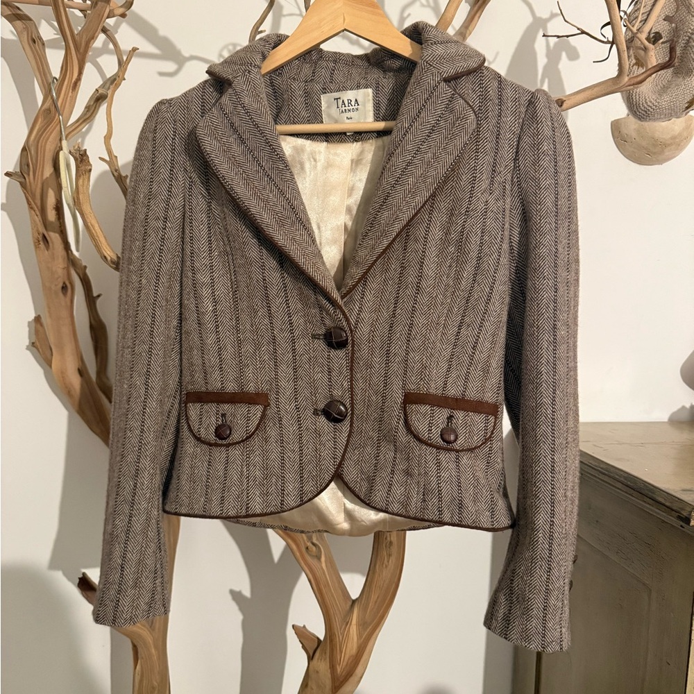 Tara Jarmon Paris — 100% Wool Cropped Herrington Style Blazer, Size 1 (S)